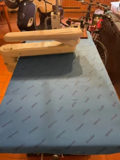tavolo da stiro con caldaia macchina industriale