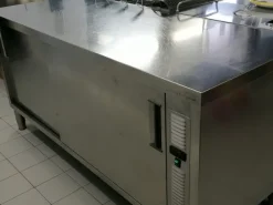 Tavolo scaldavivande