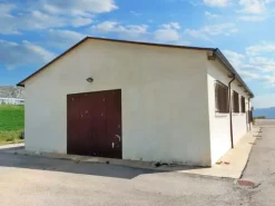 #19821 Terreni agricoli con capannoni e serre