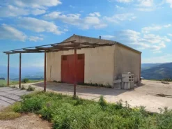 #19821 Terreni agricoli con capannoni e serre