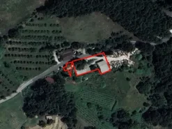 #24300 Terreni agricoli di 1490 mq con tettoie