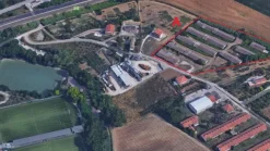 TERRENO CON COMPLESSO AZIENDALE CON VARI CAPANNONI
