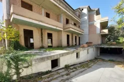 #19090 Terreno con fabbricato in corso di costruzione