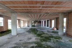 #19090 Terreno con fabbricato in corso di costruzione