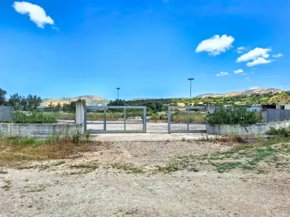 #2536075 Terreno di 6.268 mq