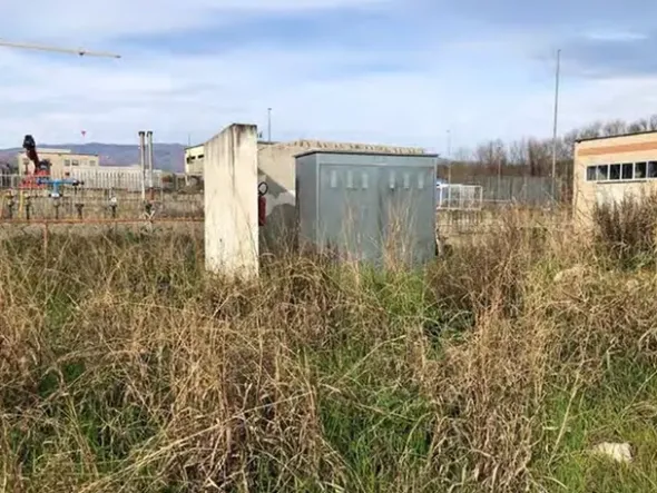 #24136 Terreno di 1.762 mq con fabbricato