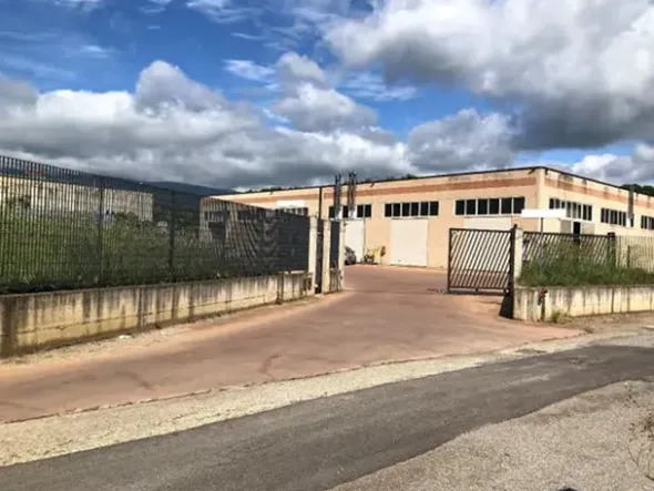 #24136 Terreno di 1.762 mq con fabbricato