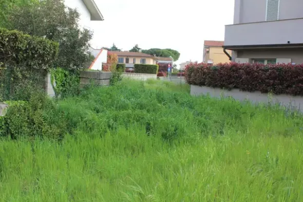 #20609 Terreno edificabile per edificio residenziale