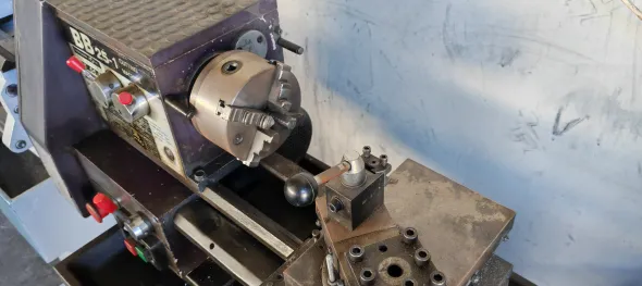Tornio Bv25-1 ,lavorazione metalli