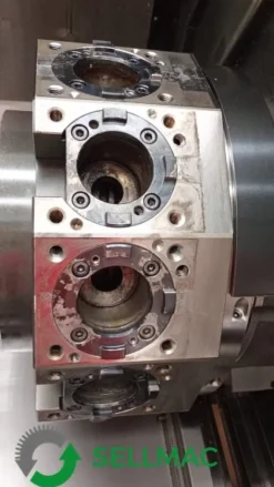 TORNIO CNC COMPLETO DI CARICATORE DI BARRE CORTO