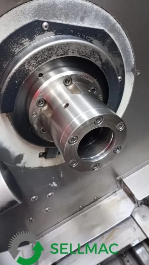 TORNIO CNC COMPLETO DI CARICATORE DI BARRE CORTO
