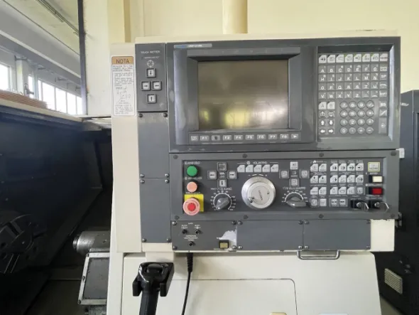 TORNIO CNC USATO OKUMA LB 300