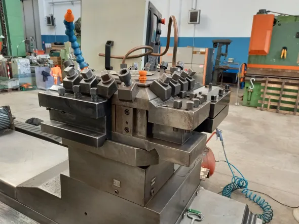 tornio parallelo Giana GF12 CNC