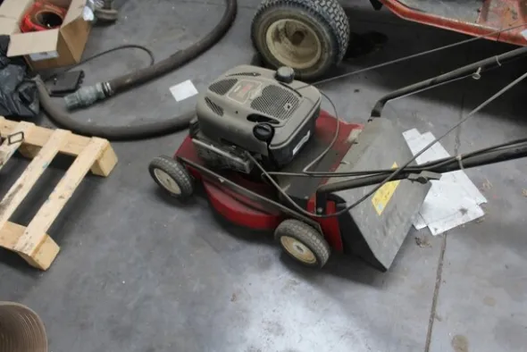 14#5817 Tosaerba John Deere e motozappe