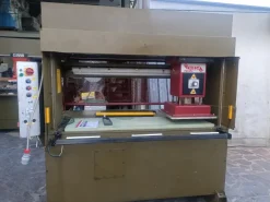 trancia-fustellatrice -pressa-