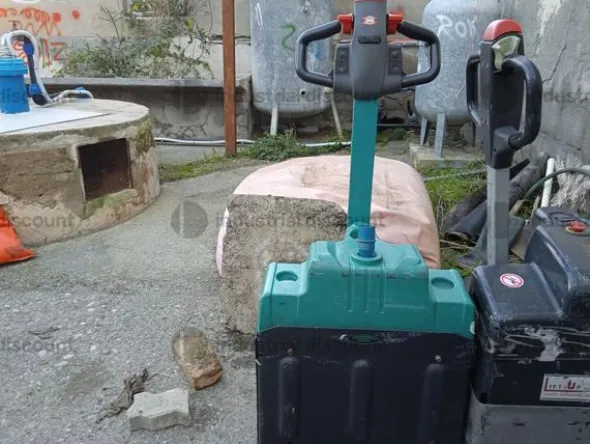 7#8884 Transpallet elettrico Baoli