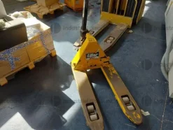 11#8723 Transpallet elettrico uomo a terra