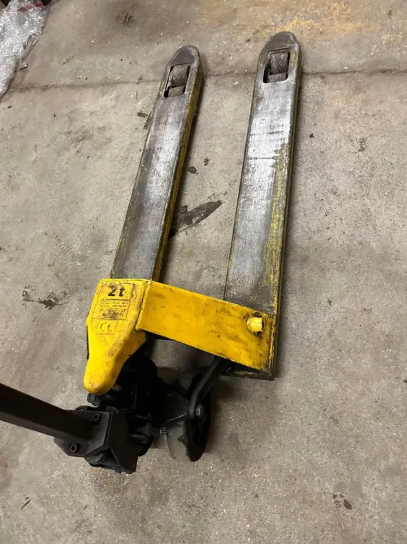 TRANSPALLET LIFTER