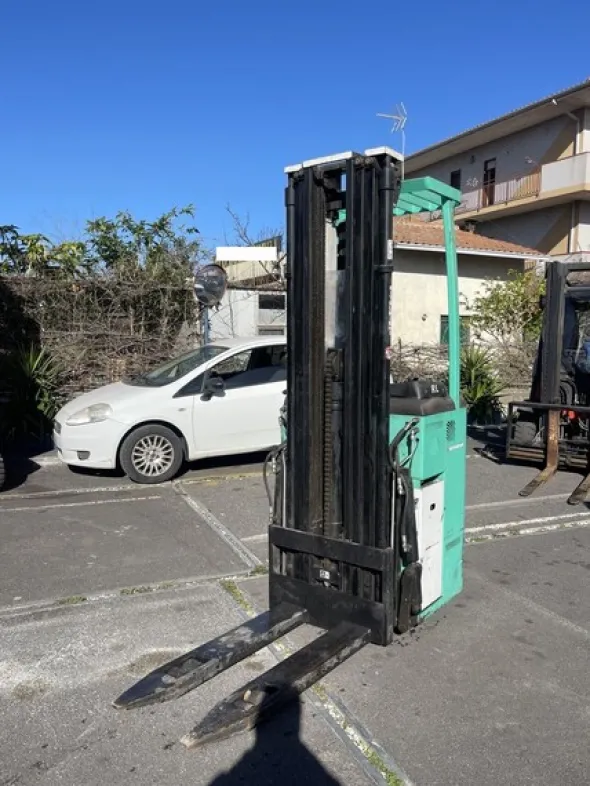 3#8231 Transpallet retrattile Mitsubishi
