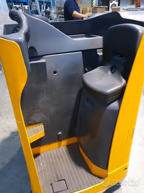Transpallet uomo a bordo Jungheinrich ESE 120