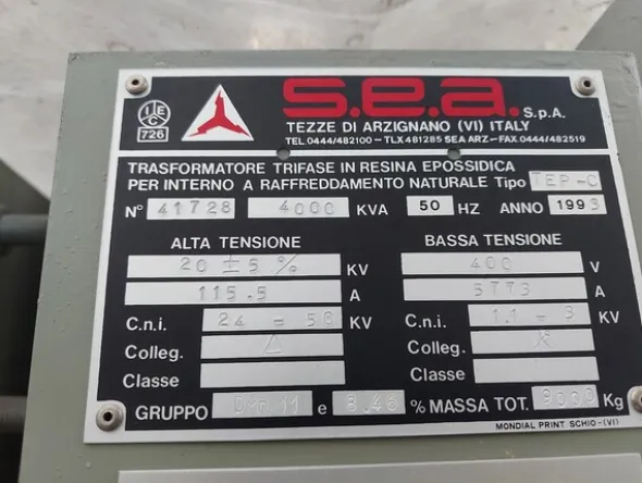 506#7667 Trasformatore trifase