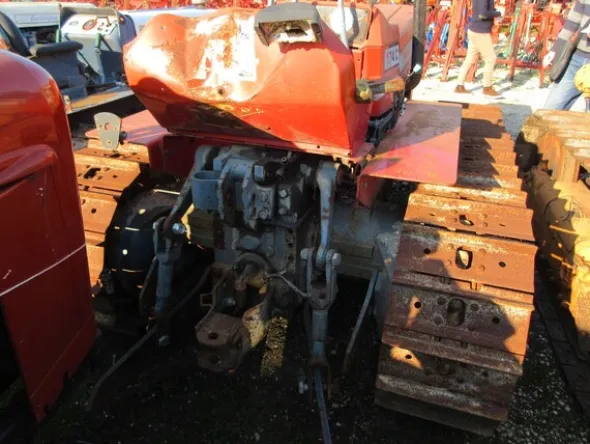 51#7078 Trattore agricolo cingolato Massey Ferguson 174 C