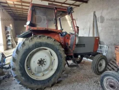 5#8853 Trattore agricolo Fiat