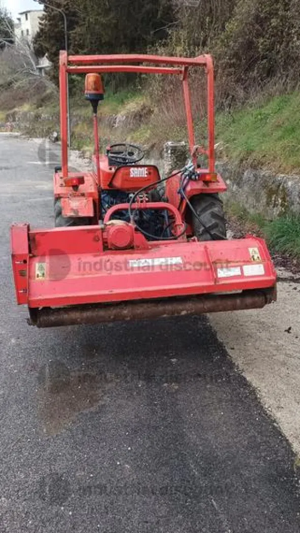 1#9718 Trattore agricolo Same Delfino 35 e accessori