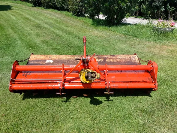 Trattore Carraro 842 con vari accessori