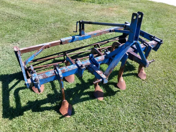 Trattore Carraro 842 con vari accessori