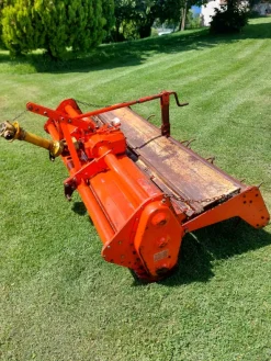 Trattore Carraro 842 con vari accessori