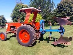 Trattore Carraro 842 con vari accessori