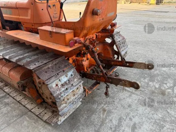10#10300 Trattore cingolato Fiat 605