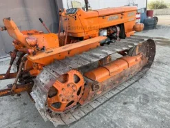 10#10300 Trattore cingolato Fiat 605