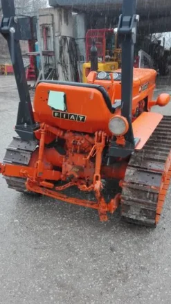 11#3663 Trattore cingolato Fiat 455 C
