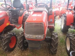 38#7078 Trattore Kubota e aratro Del Morino
