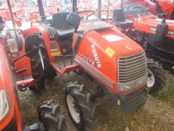 38#7078 Trattore Kubota e aratro Del Morino