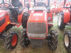 38#7078 Trattore Kubota e aratro Del Morino