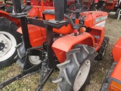 34#7078 Trattore Kubota e attrezzature agricole