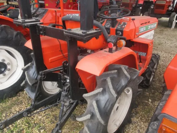34#7078 Trattore Kubota e attrezzature agricole