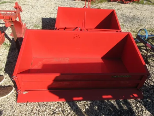 34#7078 Trattore Kubota e attrezzature agricole