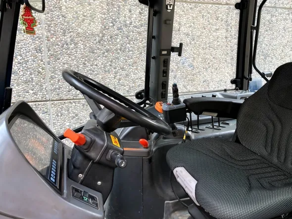 Trattore New Holland TM190