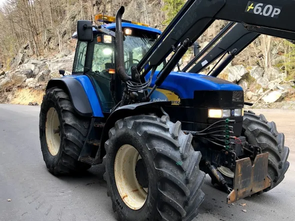Trattore New Holland TM190