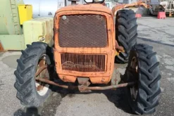 3017#4392 Trattore OM