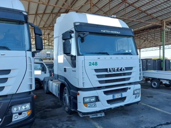 10#7528 Trattore per semirimorchio Iveco
