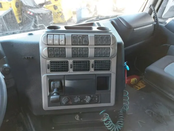 10#7528 Trattore per semirimorchio Iveco