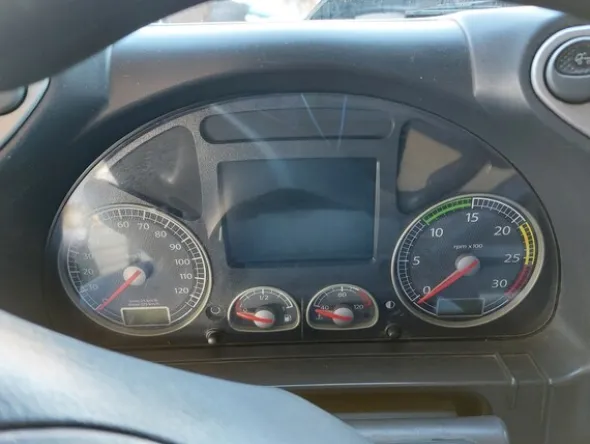 10#7528 Trattore per semirimorchio Iveco