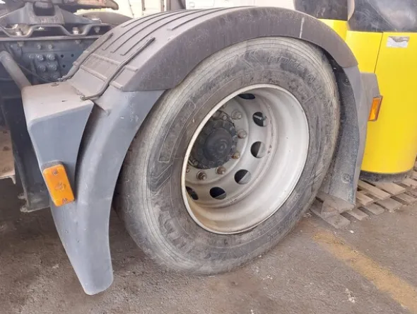 10#7528 Trattore per semirimorchio Iveco