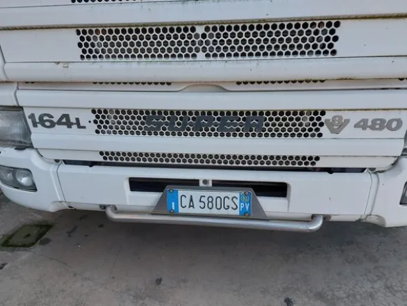 5#8467 Trattore stradale con ralla Scania