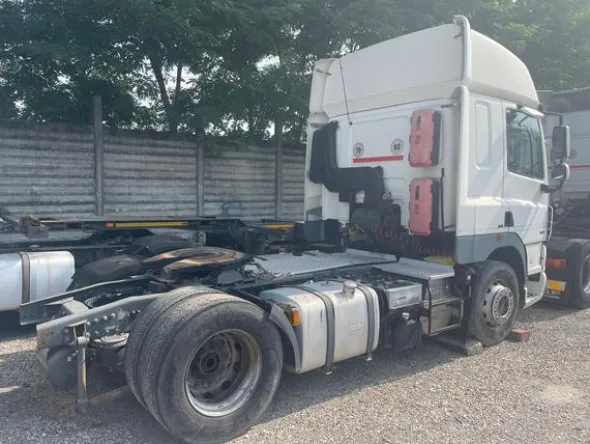 1#8581 Trattore stradale DAF